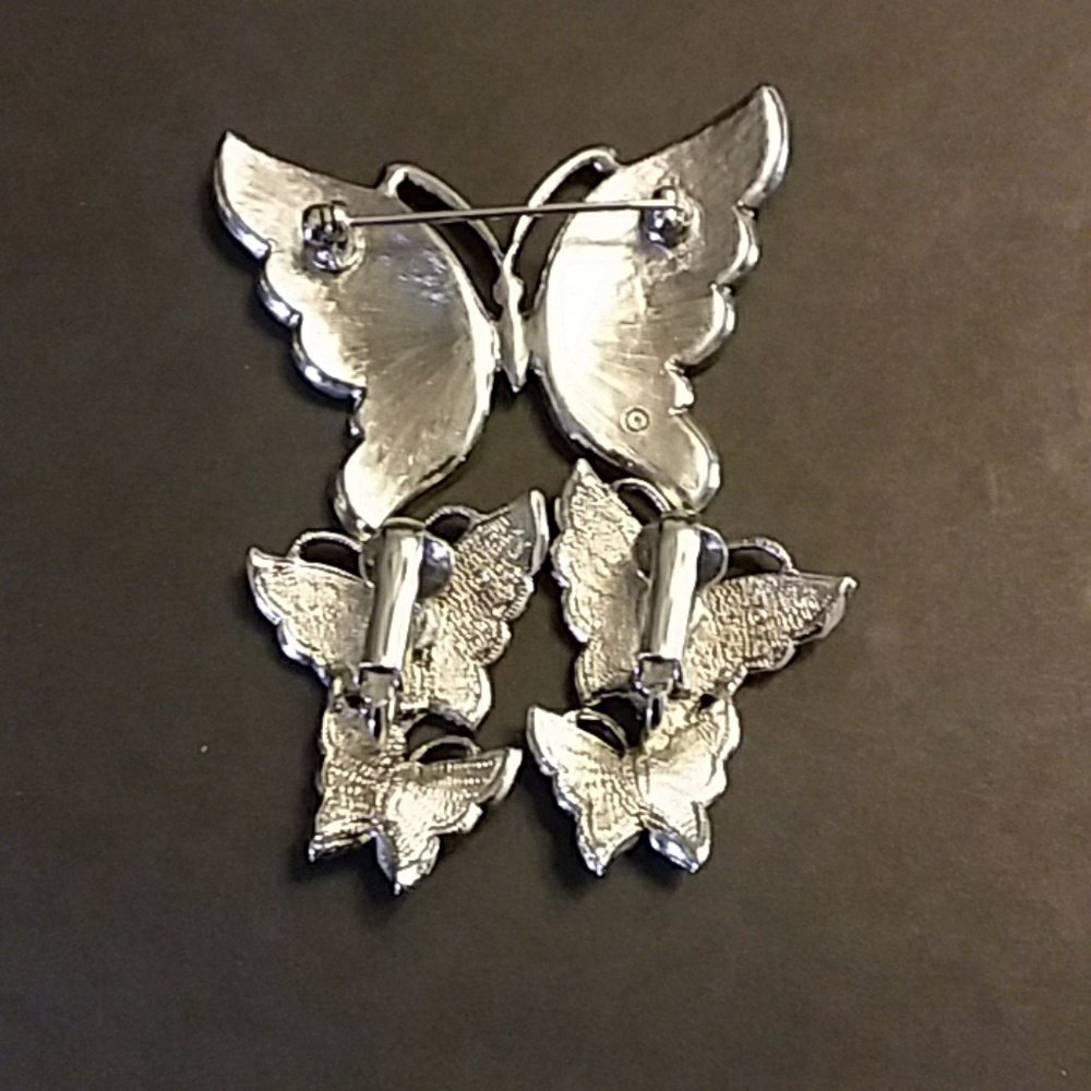 Jewerly - Picture 3 of 5